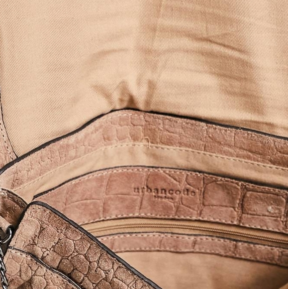 Urbancode Leather crock purse - Picture 9 of 15